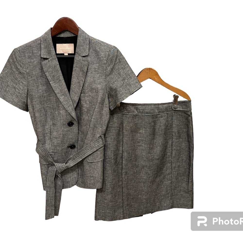 Banana Republic dark grey and white linen cotton blend jacket and skirt. Size 10